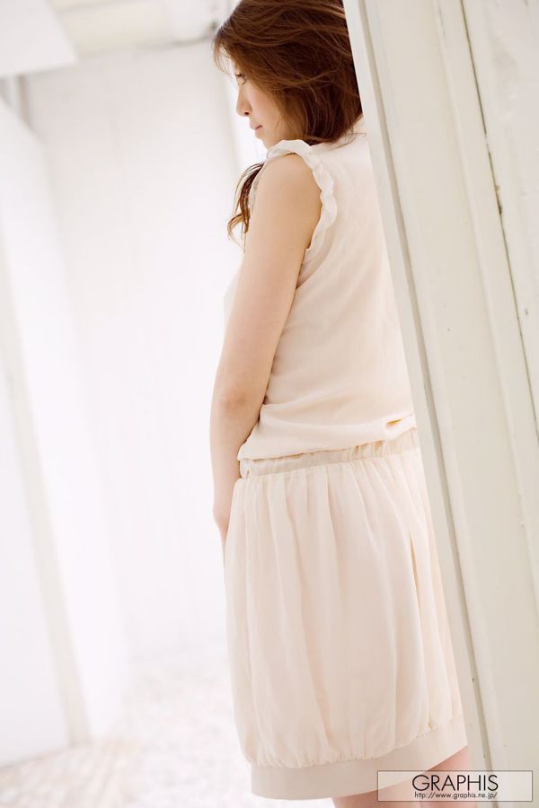 Airin Love Bell [Graphis] Première Gravure 初 脱 ぎ 娘