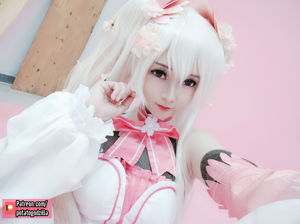 [Net Celebrity COSER Photo] Coser Miss Potato Godzilla - Sakura Miku