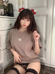 [Foto COSER celebrità di Internet] La ragazza pesca è Yijiang - sotto la maglietta