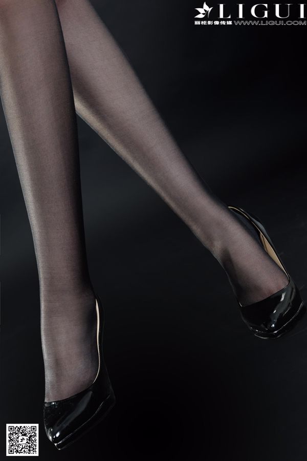 Obras completas da modelo Feifei "Nobre Seda Negra e Lindos Pés de Seda" [丽 柜 LiGui] Fotografia de Belas Pernas e Pés de Jade