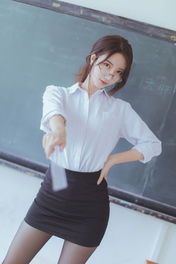 COSER 쿠 로카와 "검은 실크 교사"[코스프레 복지]