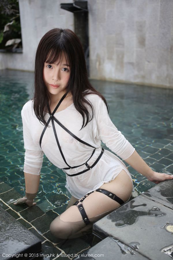 Evelyn "Calzini di seta neri + corpo bagnato da piscina" [MyGirl] Vol.170